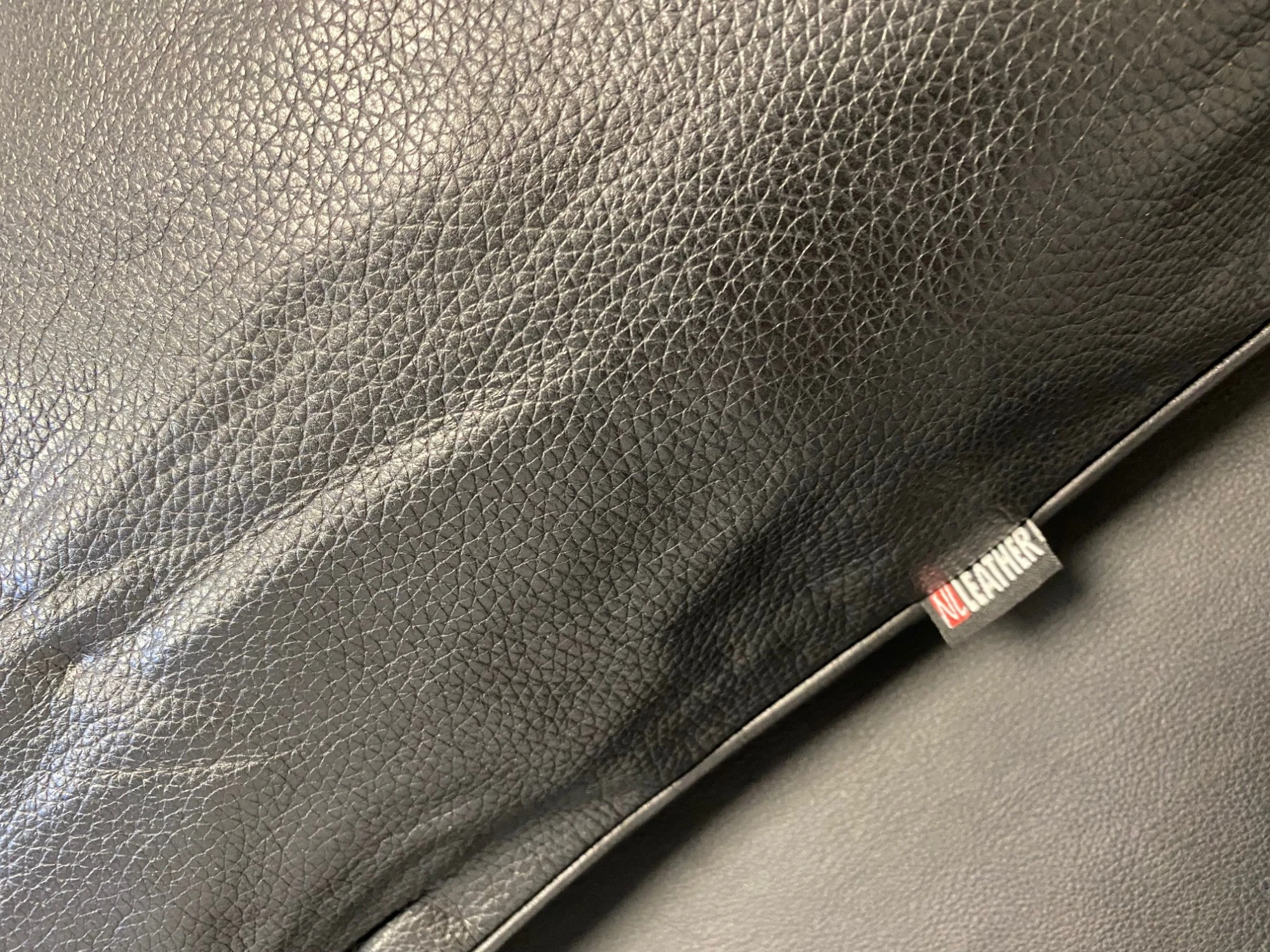 Zwart Lederen Kussensloop Full-size (50 X 70 Cm) Van NLLeather 6 Zwart Lederen Kussensloop Full-size (50 X 70 Cm) Van NLLeather - Afbeelding 4